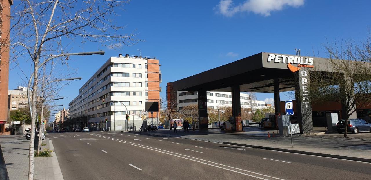Subway Station Apartment Near Camp Nou L'Hospitalet de Llobregat Bagian luar foto