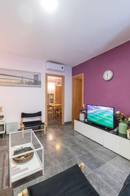 Subway Station Apartment Near Camp Nou L'Hospitalet de Llobregat Bagian luar foto